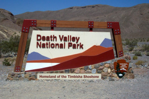Death Valley, uno de los lugares más calurosos del mundo, atrae miles de visitantes cada año